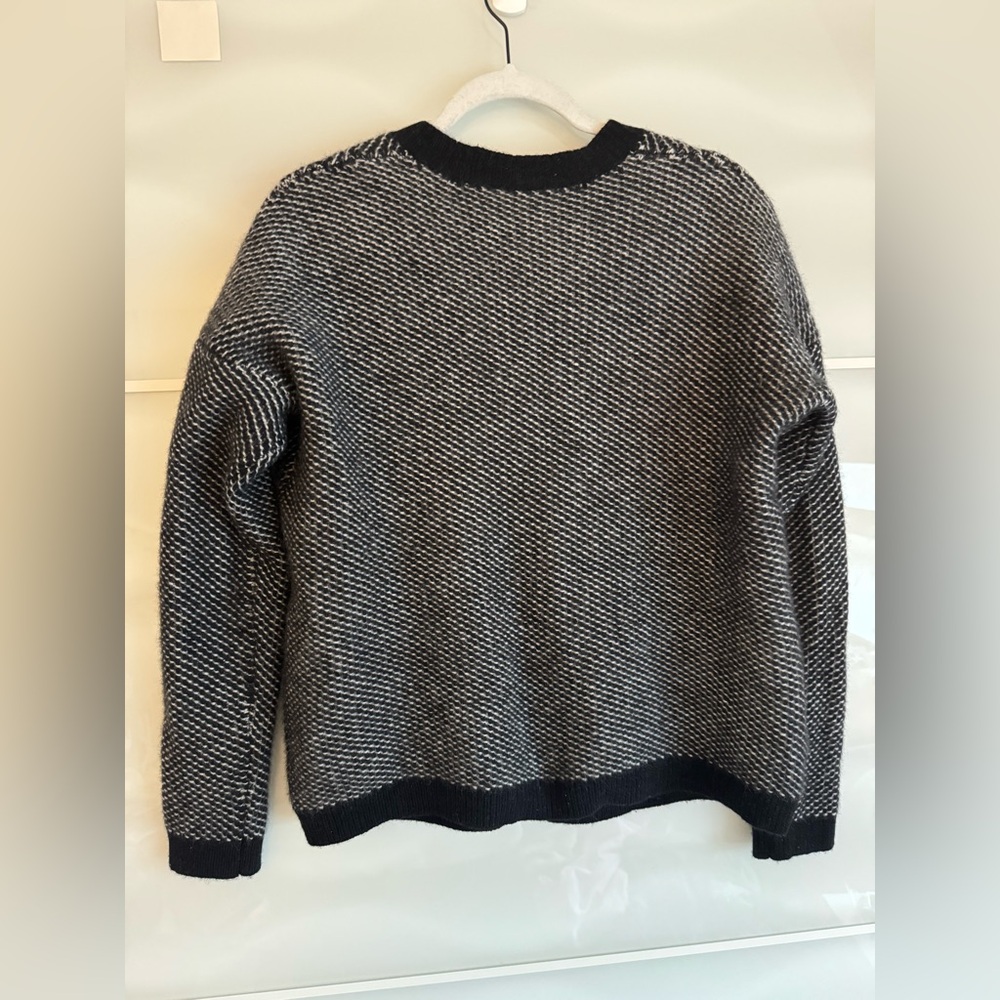 Bloomingdales 2 ply cashmere cardigan black and white contrast pocket small - Picture 2 of 4